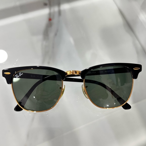 Ray-Ban ‘Clubmaster Classic’ - Picture 1 of 2